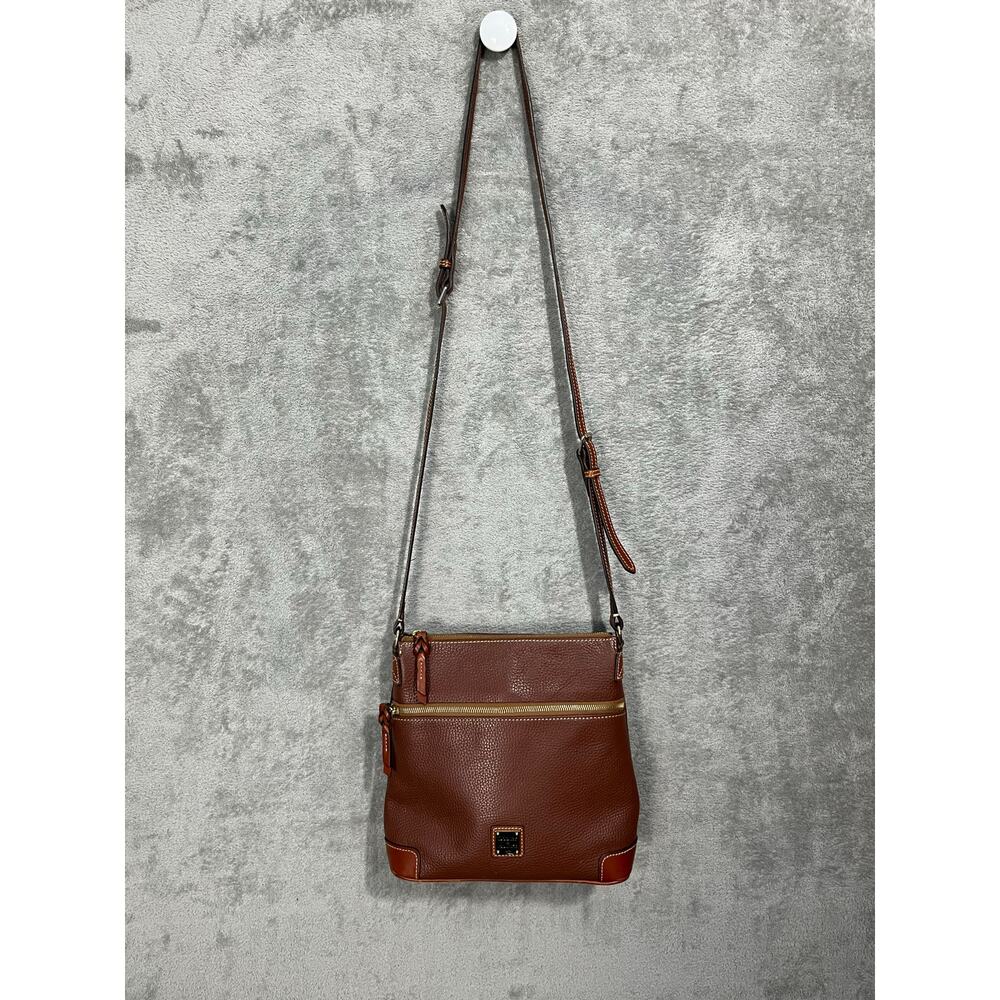 Classic Dooney & Bourke Crossbody Bag Brown Pebbled Leather Red Lining - Picture 2 of 14